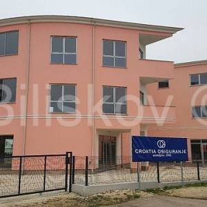 Prodaja, Rovinj, poslovna zgrada u atraktivnoj gospodarskoj zoni 