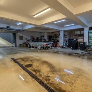 Prodaja, Sammobor, poslovna zgrada, 7 parking mjesta