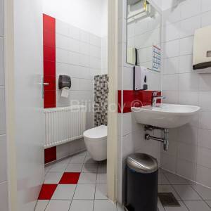 Prodaja, Sammobor, poslovna zgrada, 7 parking mjesta