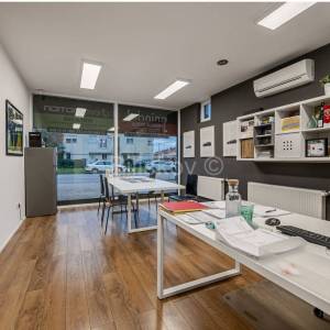 Prodaja, Sammobor, poslovna zgrada, 7 parking mjesta