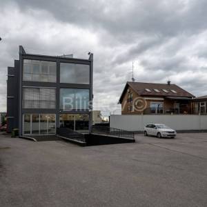 Prodaja, Sammobor, poslovna zgrada, 7 parking mjesta