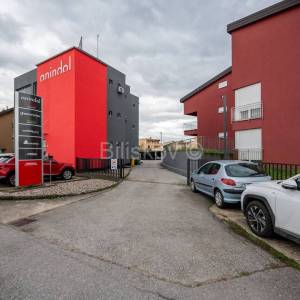 Prodaja, Sammobor, poslovna zgrada, 7 parking mjesta