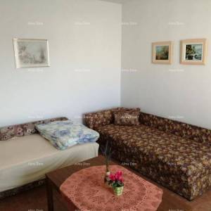 Prodaja - Samostojeća kuća na lijepo i uređenoj okućnici, Kaštel!