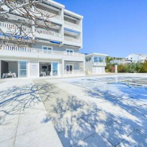 Prodaja, Seget Donji, kuća s apartmanima i zemljištem 