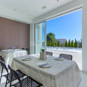 Prodaja, Seget Donji, kuća s apartmanima i zemljištem 