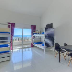 Prodaja, Seget Donji, kuća s apartmanima i zemljištem 