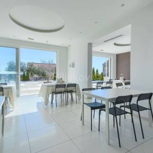 Prodaja, Seget Donji, kuća s apartmanima i zemljištem 