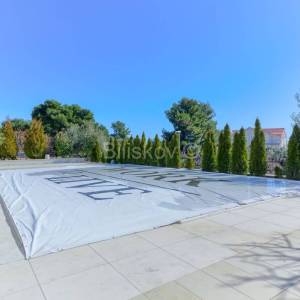 Prodaja, Seget Donji, kuća s apartmanima i zemljištem 