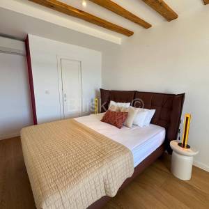 Prodaja, Šibenik, luksuzan stan na Rivi, pogled na more