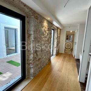 Prodaja, Šibenik, luksuzan stan na Rivi, pogled na more