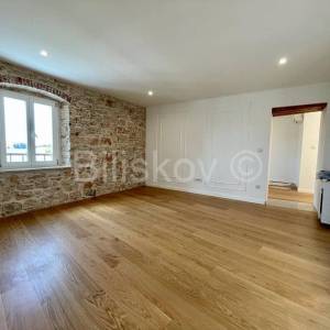 Prodaja, Šibenik, luksuzan stan na Rivi, pogled na more