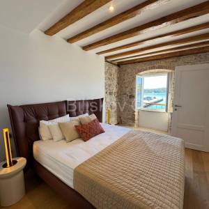 Prodaja, Šibenik, luksuzan stan na Rivi, pogled na more