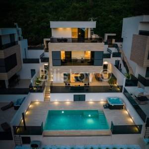 Prodaja, Slivno, Komarna, luskuzna vila s bazenom i pogledom na more