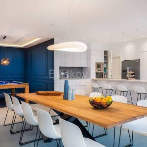 Prodaja, Splitska, Luksuzna vila, prvi red do mora