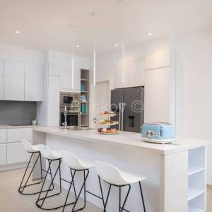 Prodaja, Splitska, Luksuzna vila, prvi red do mora