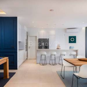 Prodaja, Splitska, Luksuzna vila, prvi red do mora