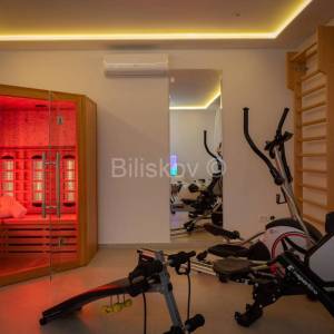 Prodaja, Splitska, Luksuzna vila, prvi red do mora