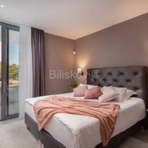 Prodaja, Splitska, Luksuzna vila, prvi red do mora