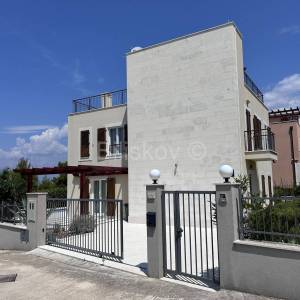 Prodaja, Splitska, Vila s prekrasnim pogledom na more