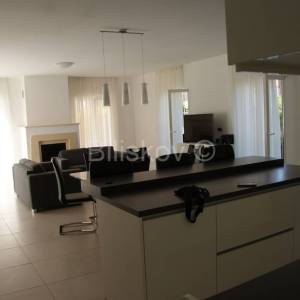 Prodaja, Splitska, vila s pogledom na more