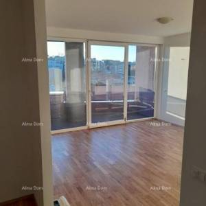 Prodaja - stan s garažnim mjestom na izvrsnoj lokaciji, Pula!