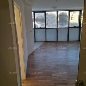 Prodaja - stan s garažnim mjestom na izvrsnoj lokaciji, Pula!