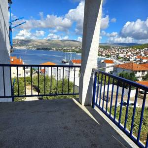 Prodaja, stan s pogledom na more, Okrug Gornji