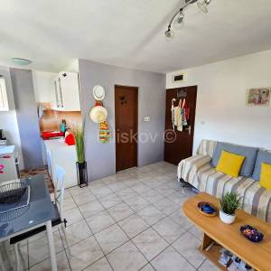 Prodaja, stan s pogledom na more, Okrug Gornji