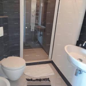 Prodaja- stan s pogledom na more - dvije minute do šetnice Lungomare, Pula!