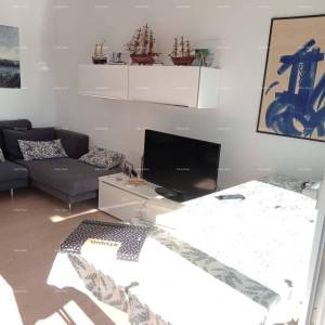 Prodaja- stan s pogledom na more - dvije minute do šetnice Lungomare, Pula!