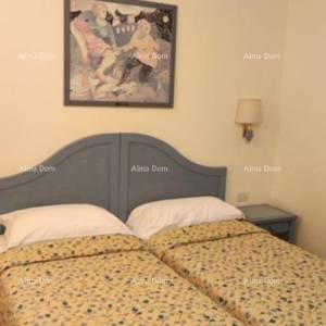 Prodaja - stan u atraktivnom stambenom kompleksu s pogledom na more! 200m od mora i plaža, Umag!