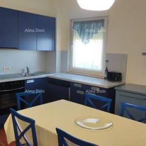 Prodaja - stan u atraktivnom stambenom kompleksu s pogledom na more! 200m od mora i plaža, Umag!