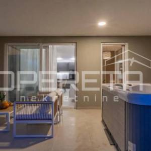 Luksuzan stan s vrtom i jacuzzijem, čuvani kompleks, Split