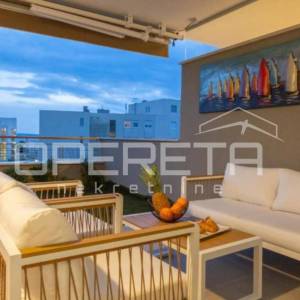 Luksuzan stan s vrtom i jacuzzijem, čuvani kompleks, Split