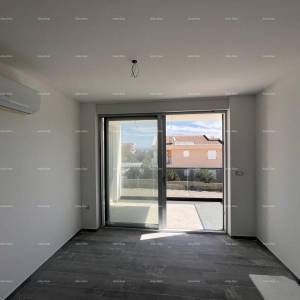 Prodaja stana s parkirnim mjestom i spremištem, odlična lokacija, Ližnjan!