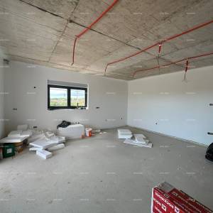 Prodaja stana/penthouse u novogradnji sa velikom terasom, Štinjan!