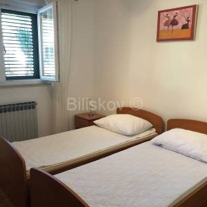 Prodaja, Stara Novalja, samostojeća dvoetažna kuća, prvi red do mora