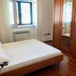 Prodaja, Stara Novalja, samostojeća dvoetažna kuća, prvi red do mora