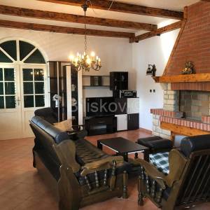 Prodaja, Stara Novalja, samostojeća dvoetažna kuća, prvi red do mora