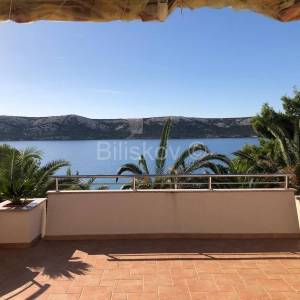 Prodaja, Stara Novalja, samostojeća dvoetažna kuća, prvi red do mora