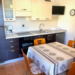 Prodaja, Stara Novalja, samostojeća dvoetažna kuća, prvi red do mora