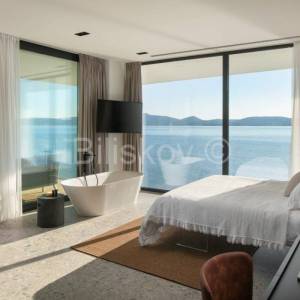 Prodaja, Sukošan, luksuzna vila, prvi red do mora, lift