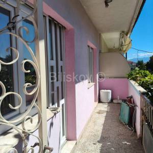 Prodaja, Trogir, centar, dvojna kuća na 2 etaže, okućnica