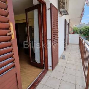 Prodaja, Trogir, Mastrinka, dva stana u kući