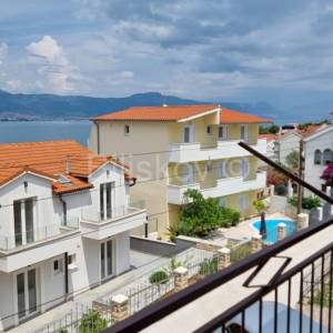 Prodaja, Trogir, Mastrinka, dva stana u kući