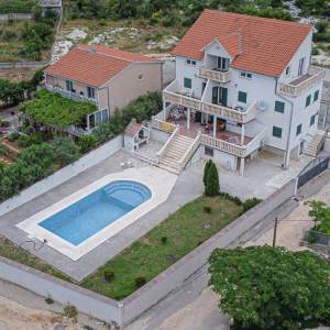 Prodaja, Trogir, Plano, kuća sa bazenom i pogledom na more