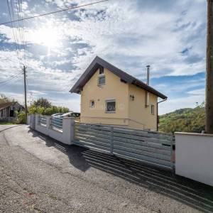 Prodaja, Tuhelj, samostojeća kuća, vrt, terasa, parking