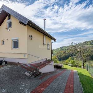 Prodaja, Tuhelj, samostojeća kuća, vrt, terasa, parking