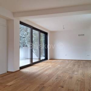 Prodaja, Varaždin, Centar, trosoban stan, 2. kat, novoadaptirana kuća