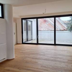 Prodaja, Varaždin, Centar, trosoban stan, 2. kat, novoadaptirana kuća